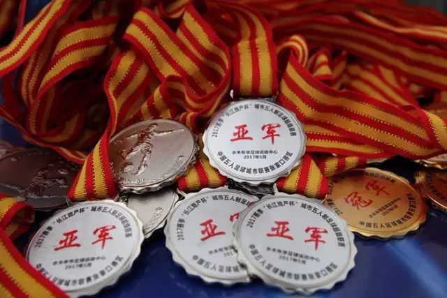 不可忽视的《黄石》角色：约翰·达顿的离世与他的地位不符
